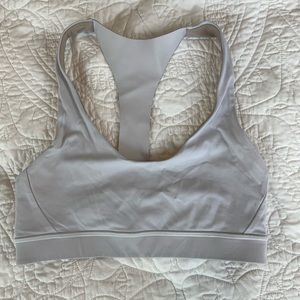 White lululemon sports bra